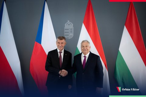 Premierul ceh Babis îşi arată susţinerea pentru Viktor Orban înaintea alegerilor de duminică din Ungaria