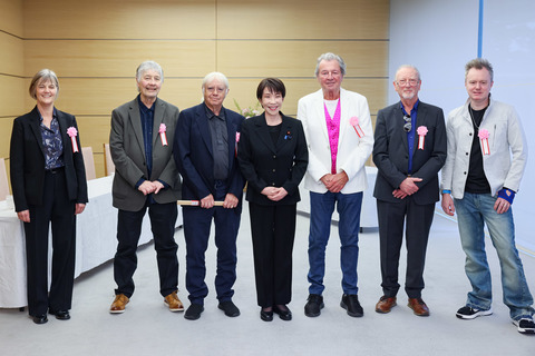 Trupa Deep Purple, întâlnire cu o fană înfocată - premierul Japoniei - VIDEO