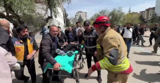 Autorul adolescent al atacului de miercuri într-o şcoală în Turcia, soldat cu nouă morţi, i-a adus un omagiu autorului unui atac armat misogin, Elliot Rodger, la Isla Vista, în campusul unei universităţi, la Santa Barbara, în California, care s-a sinucis după fapte