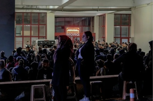 În total 162 de persoane arestate şi peste 1.000 de conturi pe reţele de socializare blocate, în urma celor două atacuri armate în şcoli, în Turcia. Zeci de profesori manifestează la sediul Ministerul Educaţiei, la Ankara, şi îndeamnă la o grevă de două zile