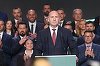 Pilotul de vânătoare Rumen Radev (fostul preşedinte) speră să scoată Bulgaria din impasul politic la alegerile de duminică. El promite să lupte cu oligarhii şi mafia din ţară, dar poziţiile sale pro-Kremlin în privinţa Ucrainei stârnesc îngrijorare