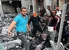 Israelul a ucis 13 persoane şi a rănit alte 35 la Tir, cu câteva minute înainte de intrarea în vigoare a armistiţiului, acuză un reprezentant al municipalităţii. Salvatori caută sub dărâmături ”15 dispăruţi”. Şase imobile locuite, distruse în atac