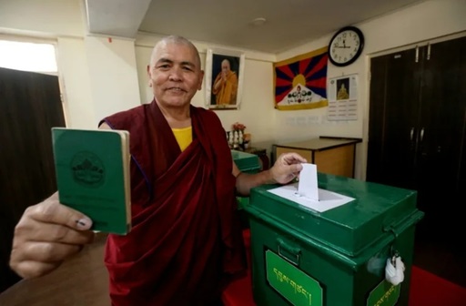 Diaspora tibetană îşi alege Parlamentul, în al doilea tur, în 27 de ţări, dar nu şi în China, un vot condamnat de către Brijing. Rezultatul urmează să fie anunţat la 13 mai. Sikyong-ul Guvernului, Penpa Tsering, ales în al doilea mandat cu 61% dintre voturile exprimate