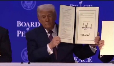 Departamentul de Stat va lansa paşapoarte în ediţie limitată „America250” cu chipul lui Trump pe ele