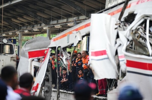 Şaisprezece femei moarte în Indonezia, în urma unei coliziuni între două trenuri la periferia Jakartei