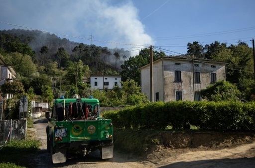 Aproximativ 3.500 de persoane evacuate de armată şi poliţie în centrul Italiei, în urma unui incendiu de pădure în Toscana, care a devastat peste 800 de hectare