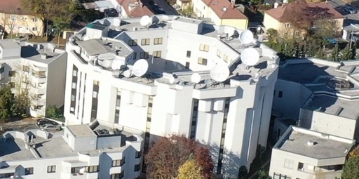Trei angajaţi ai Ambasadei Rusiei în Austria, acuzaţi de spionaj şi expulzaţi, după ce ORF dezvăluie că ”pădurea de antene” de la ambasadă poate folosi la spionarea unor organizaţii internaţionale cu sediul la Viena ca ONU, OPEP sau OSCE