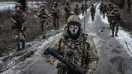 Kremlinul refuză orice negocieri de pace înaintea unei retrageri ucrainene din Donbas. ”Zelenski trebuie să dea ordinul forţelor ucrainene să înceteze focul şi să părăsească teritoriul Donbasului”, cere Peskov