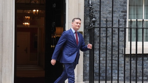 Ministrul britanic al Sănătăţii, Wes Streeting, un potenţial concurent al lui Keir Starmer la conducerea Partidului Laburist şi Guvernului, demisionează. Liderul laburist, ameninţat în aripile stângă şi dreaptă ale partidului de rivali cu înlocuirea