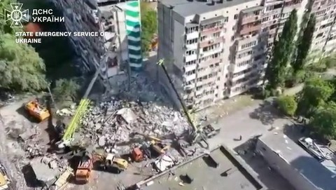 Rusia loveşte Ucraina în cel mai mare atac prelungit cu drone de la începutul războiului: cel puţin opt morţi la Kiev şi zeci de răniţi. Alarmele au sunat timp de 11 ore