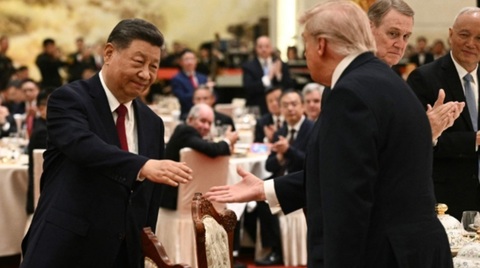 Summitul SUA-China: Trump, primit de Xi la sediul conducerii Partidului Comunist 
