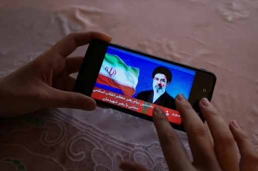 Liderul suprem iranian, ayatollahul Mojtaba Khamenei, cere populaţiei să facă copii. ”Sperăm ca eforturile voastre devotate să dea rezultate rodnice, cu voia lui Allah”