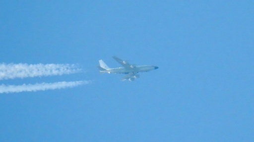 Un avion britanic de spionaj de tip Rivet Joint, neînarmat, ”interceptat în mod periculos” de două avioane ruseşti de vânătoare de tip Su-35 şi Su-27 deasupra Mării Negre, denunţă Londra. Aeronava RAF efectua un zbor de rutină NATO de securizare a flancului de est