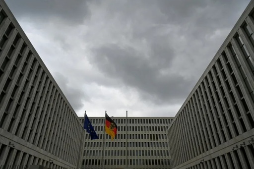 Un cuplu german, Xuejun C. şi Hua S., arestat în Germania cu privire la spionaj în favoarea Chinei în domeniul tehnologilor de vârf de uz militar. Percheziţii la Munchen