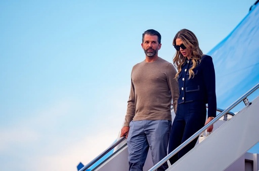 Trump anunţă că ”va încerca” să se ducă la căsătoria fiului său, Donald Trump Jr cu manechinul Bettina Anderson, prevăzută în weekend. ”Nu este momentul potrivit pentru mine. Am o problemă care se numeşte Iran şi alte lucruri”