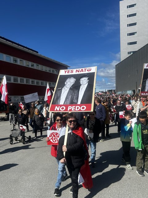 Locuitorii din Groenlanda au organizat un protest la adresa lui Trump în timp ce diplomaţii americani inaugurau un nou consulat - VIDEO