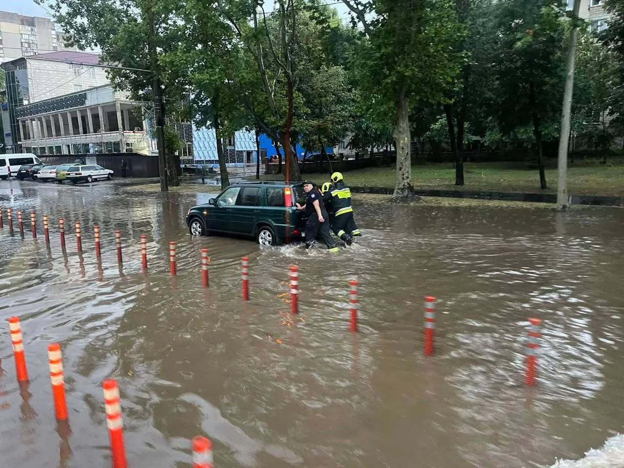 Inundaţii şi pene de curent în Republica Moldova. A fost afectată inclusiv infrastructura feroviară. Maia Sandu: „Ultimele 24 de ore au fost foarte complicate pentru ţara noastră”