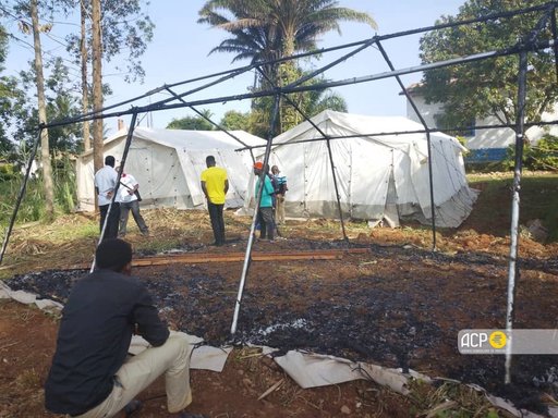 Un al doilea centru de tratament pentru Ebola a fost incendiat în estul Republicii Democrate Congo, iar 18 pacienţi suspectaţi de infectare cu virusul au fugit