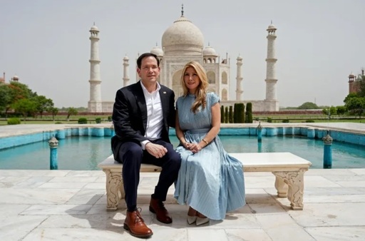 Rubio vizitează împreună cu soţia sa, Jeanette, Taj Mahalul, în momentul unei intensificări a negocierilor SUA cu Iranul