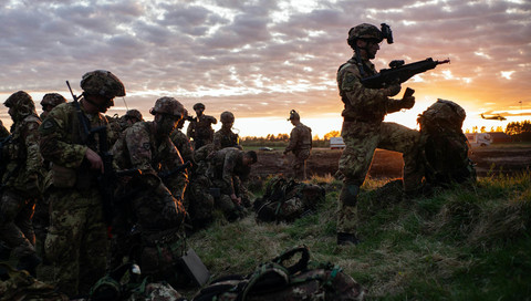 Reuters: NATO va consolida apărarea flancului său estic cu o nouă structură