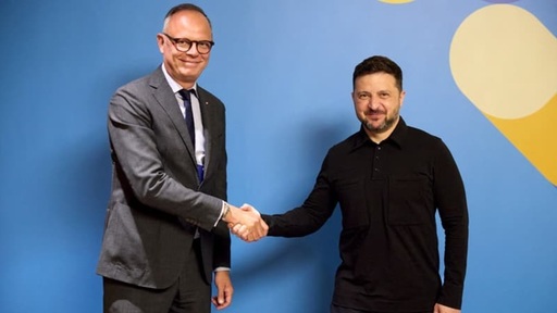 Fostul premier francez Édouard Philippe i-a spus lui Zelenski, la Kiev, că va acţiona în favoarea unei aderări a Ucrainei la NATO. El susţine desfăşurarea de trupe europene în Ucraina. Zelenski i-a spus că vrea ca Europa să aibă ”capacităţi europene antibalistice”