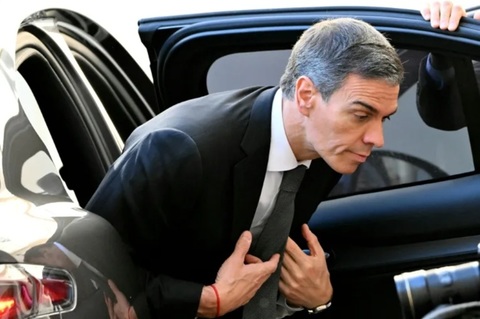 Pedro Sanchez îl susţine în continuare, la Vatican, după ce se întâlneşte cu Papa Leon al XVI-le, pe Luis Rodríguez Zapatero, inculpat cu privire la trafic de influenţă