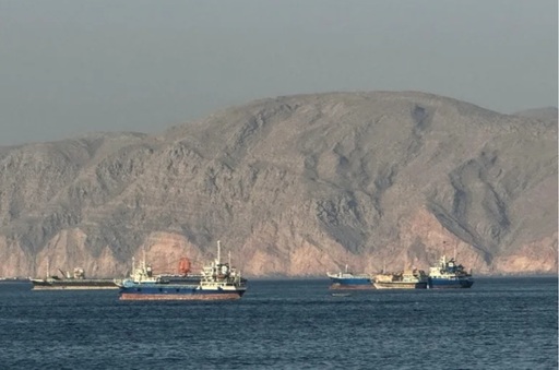 Iranul afirmă că a tras asupra a patru nave care încercau să traverseze strâmtoarea Ormuz