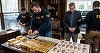 Un fost spion american, David Rush, arestat după descoperirea unor lingouri de aur în valoare de 40 mil $ la o percheziţie la locuinţa acestuia. El a fost inculpat şi cu privire la încasarea a 77.000 $ ca rezervist US Navy şi că a minţit cu privire la dip