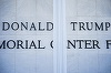 Trump anunţă coleric pe Truth Social că renunţă la controlul Kennedy Center, în urma înfrângerii judiciare suferite, şi că vrea să-l transmită Congresului