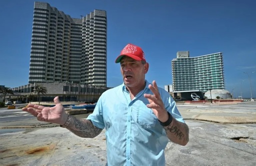 Un antreprenor american, Vic Mellor, un fost puşcaş marin care candidează în alegerile din noiembrie din partea republicanilor, se întâlneşte cu nepotul lui Raul Castro pentru a discuta despre afaceri