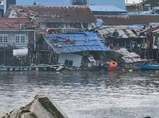 Cinci morţi, 19 răniţi, trei dispăruţi şi nouă case distruse în Indonezia, în explozia unei bombe datând probabil din al Doilea Război Mondial
