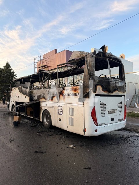 Şapte morţi în urma unui atac cu dronă ucraineană asupra unui autobuz care făcea legătura între Moscova şi Crimeea, anunţă autorităţile proruse din Doneţk
