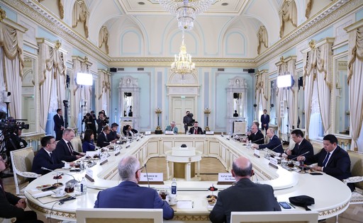 Putin îşi menţine poziţia intransigentă privind războiul din Ucraina. El afirmă că ideile lui Trump ar putea aduce pacea, cu o condiţie: ucrainenii să facă compromisuri