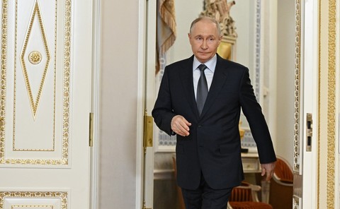 Putin spune că nu vede în prezent niciun motiv pentru a se întâlni cu Zelenski
