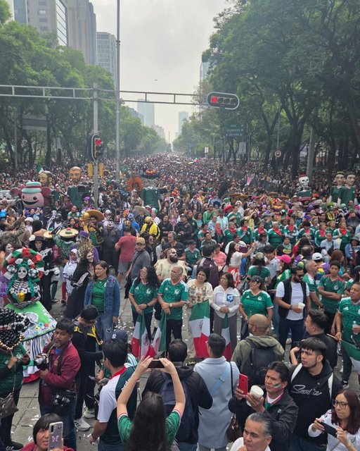 Înainte de Cupa Mondială, mexicanii au reuşit cel mai mare „val” din lume - VIDEO