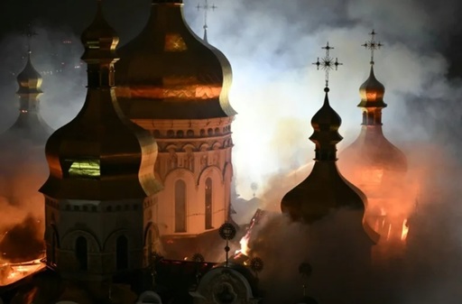 Restaurarea Catedralei Adormirii şi Mănăstirii ortodoxe Lavra Peşterilor din Kiev, avariate de ruşi, ar putea dura aproximativ doi ani, estimează directorul ansamblului arhitectural clasat în Patrimoniul UNESCO, Maksîm Ostapenko. Pagubele, estimate iniţial la 10 mil. €