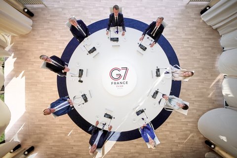 Despre ce vorbesc liderii mondiali, dincolo de subiectele importante de pe agendă? Ce au surprins microfoanele lăsate deschise la summitul G7