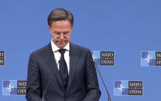 Şeful NATO insistă că SUA sunt „angajate” faţă de alianţă, în ciuda deciziei de a-şi „ajusta” contribuţia