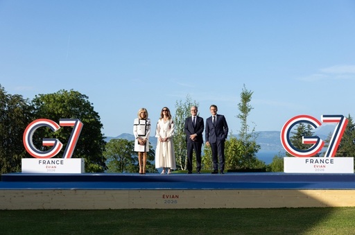 Starmer cataloghează, la summitul G7, în Franţa, focurile de avertisment trase de o fregată rusă ”în derivă” împotriva unui velier britanic drept ”neîngrijorătoare”. Pensionarii britanici de la bordul velierului povestesc o experienţă ”suprarealistă”