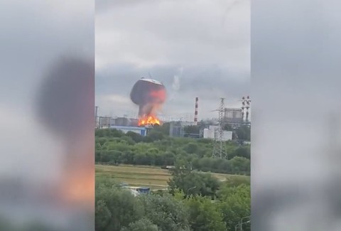 Ucraina loveşte o rafinărie importantă de petrol din Moscova pentru a doua oară într-o săptămână