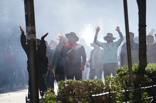 Bolivia declară stare de urgenţă după 50 de zile de blocaje; armata poate fi trimisă pentru deblocarea drumurilor