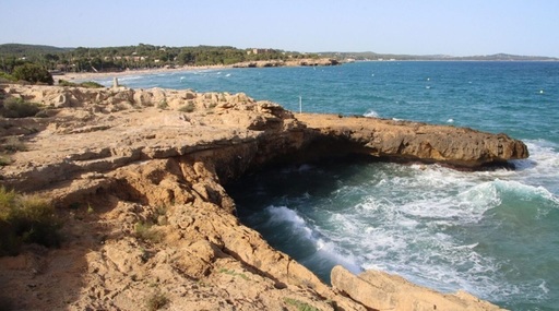 Trei adolescenţi de 12 şi 13 ani morţi, în Spania, după ce au sărit în mare de pe stânci la Tarragona. Trei zile de doliu