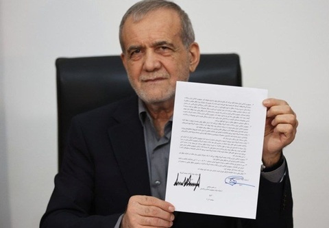 Preşedintele iranian Massoud Pezeshkian efectuează marţi o vizită în Pakistan, în urma unor negocieri între Iran şi SUA în Elveţia