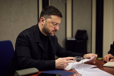 Zelenski anunţă că a aprobat o campanie de 40 de zile menită să „determine” Rusia să pună capăt războiului
