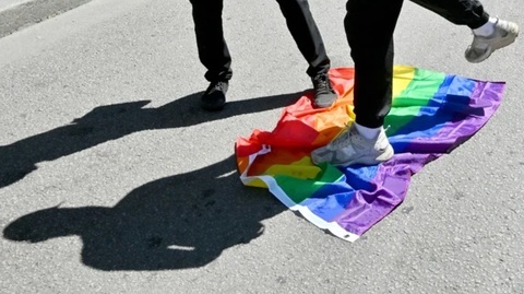 Dublul front al militarilor lesbiene, gay, bisexuali şi transsexuali ucraineni împotriva Rusiei şi pentru drepturile lor