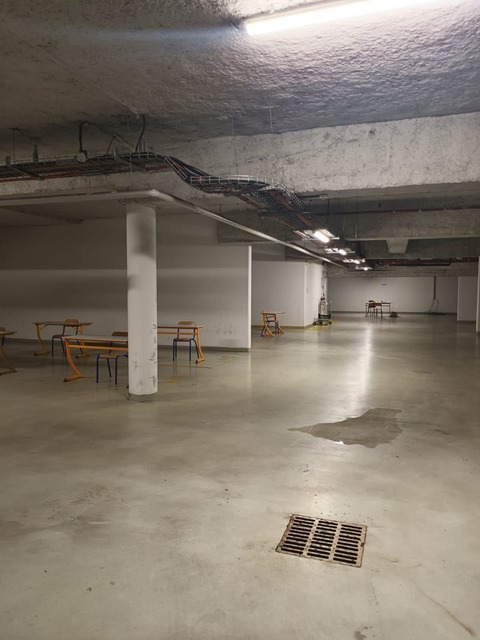 Situaţii inedite în Franţa din cauza caniculei: Probă orală la bac susţinută într-o parcare subterană. Goana după ventilatoare provoacă altercaţii în magazine. Supermarketurile, rugate să doneze gheaţă pompierilor