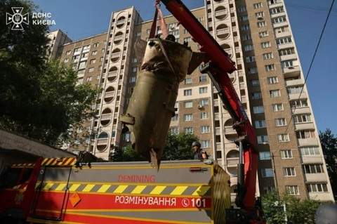 Cel puţin doi răniţi într-un atac rus cu rachetă balistică la Kiev
