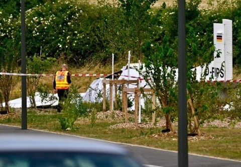 Unsprezece morţi în Franţa, pilotul şi două grupuri de câte cinci paraşutişti şi infirmieri, în urma prăbuşirii unui avion civil