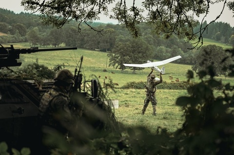 Rusia ar putea ataca NATO la un an după sfârşitul Războiului din Ucraina, avertizează Guvernul olandez în raportul anual al strategiei apărării. Pentru a contracara această ameninţare, Haga şi-a dat obiectivul să dispună în cinci ani de jumătate din capac