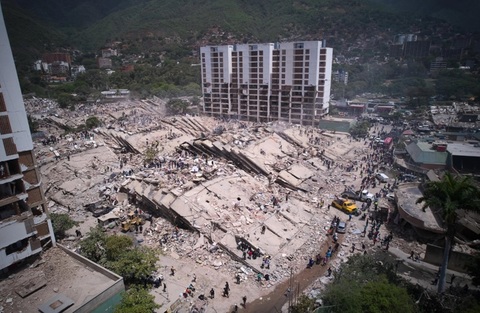 Un cutremur de suprafaţă de magnitudinea 4,6 zguduie din nou Caracasul şi statul La Guaira, la cinci zile de la dublul seism, soldat cu aproape 1.500 de morţi. Aproximativ 774 de imobile au fost afectate, dintre care 189 s-au surpat